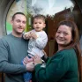 Crèche multi-accueil L' Arc en Ciel -  Noham et ses parents Chahira et Vincent